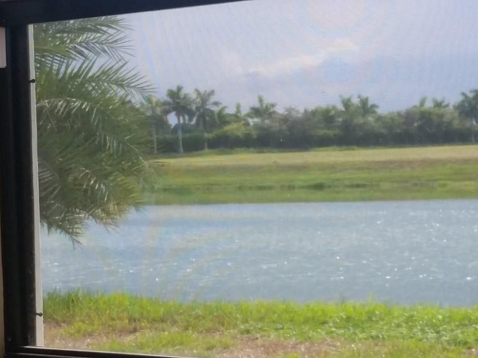 1st image of 156 NE 26th Dr