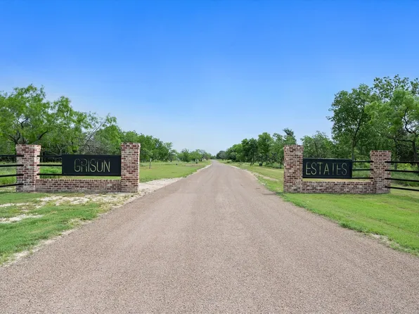 22 Grison Cir, Corsicana, TX 75109