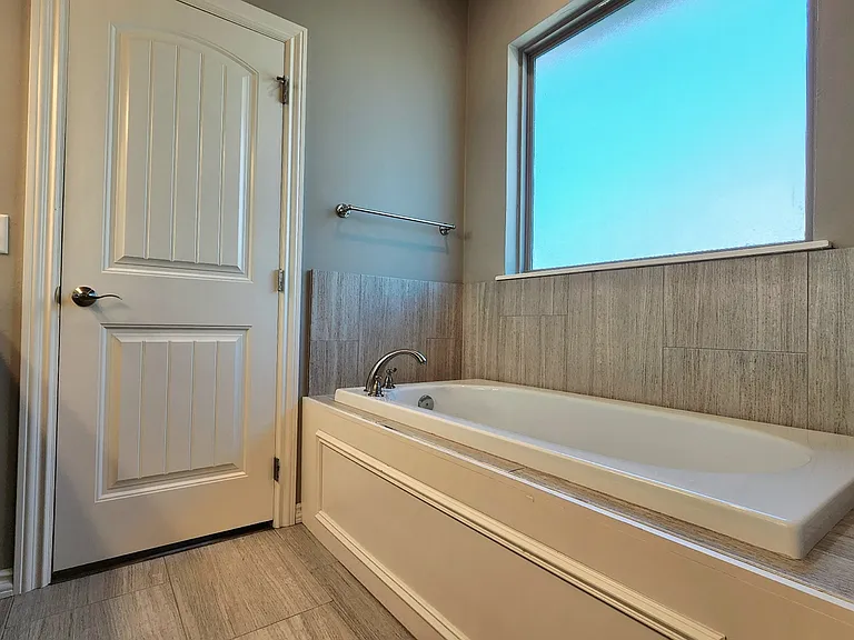 2308 Paraiso Way — Photo 12