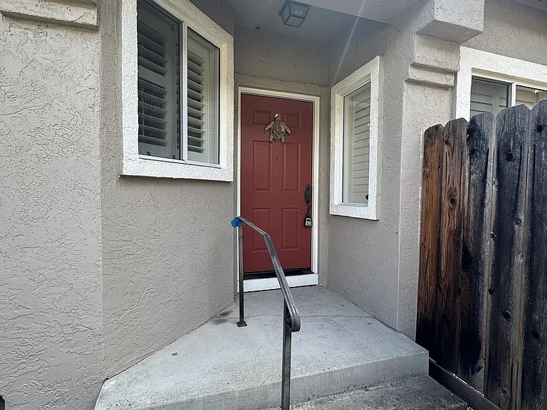 2221 Culpepper St — Photo 2