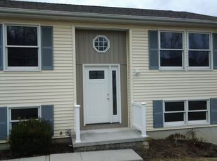 10 Liberty Dr, Mount Holly Springs, PA