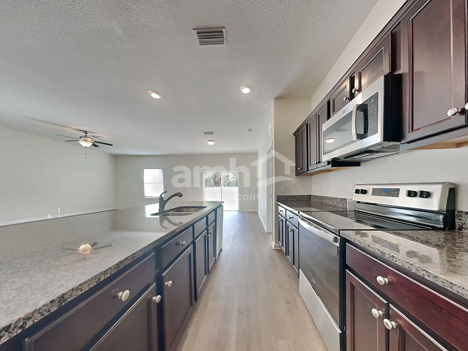 4 bed, 2.0 bath, 1909 sqft, $2,485 — Photo 3
