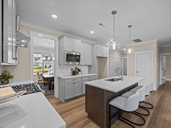 4th image of 1126 Brookfield Dr