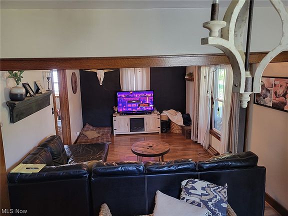 5th image of 242 Charleston St