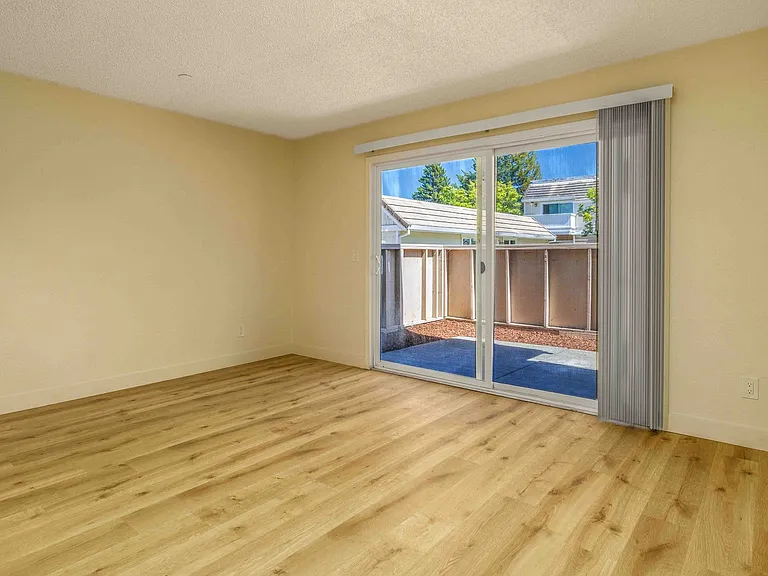 Mission Village Apartments — Photo 17