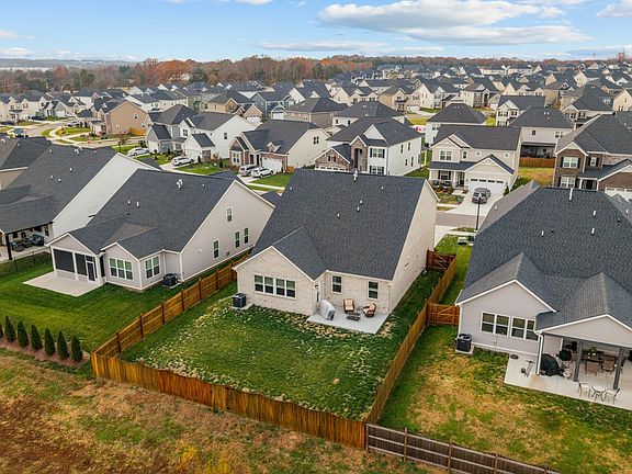 2nd image of 413 Mabels Way