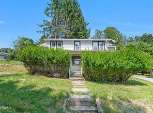 201 Grandview Ave, Hawley, PA 18428