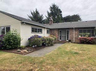 865 8th St SW, Bandon, OR 97411