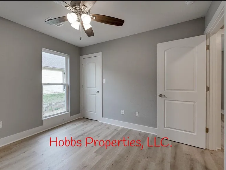 209 N Griffin St — Photo 13