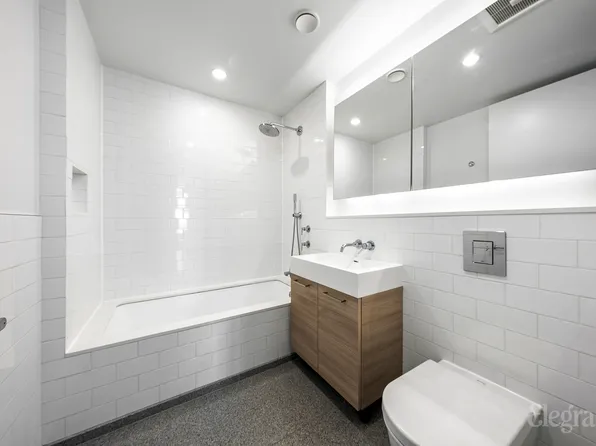 591 Third Avenue image 9 of 13