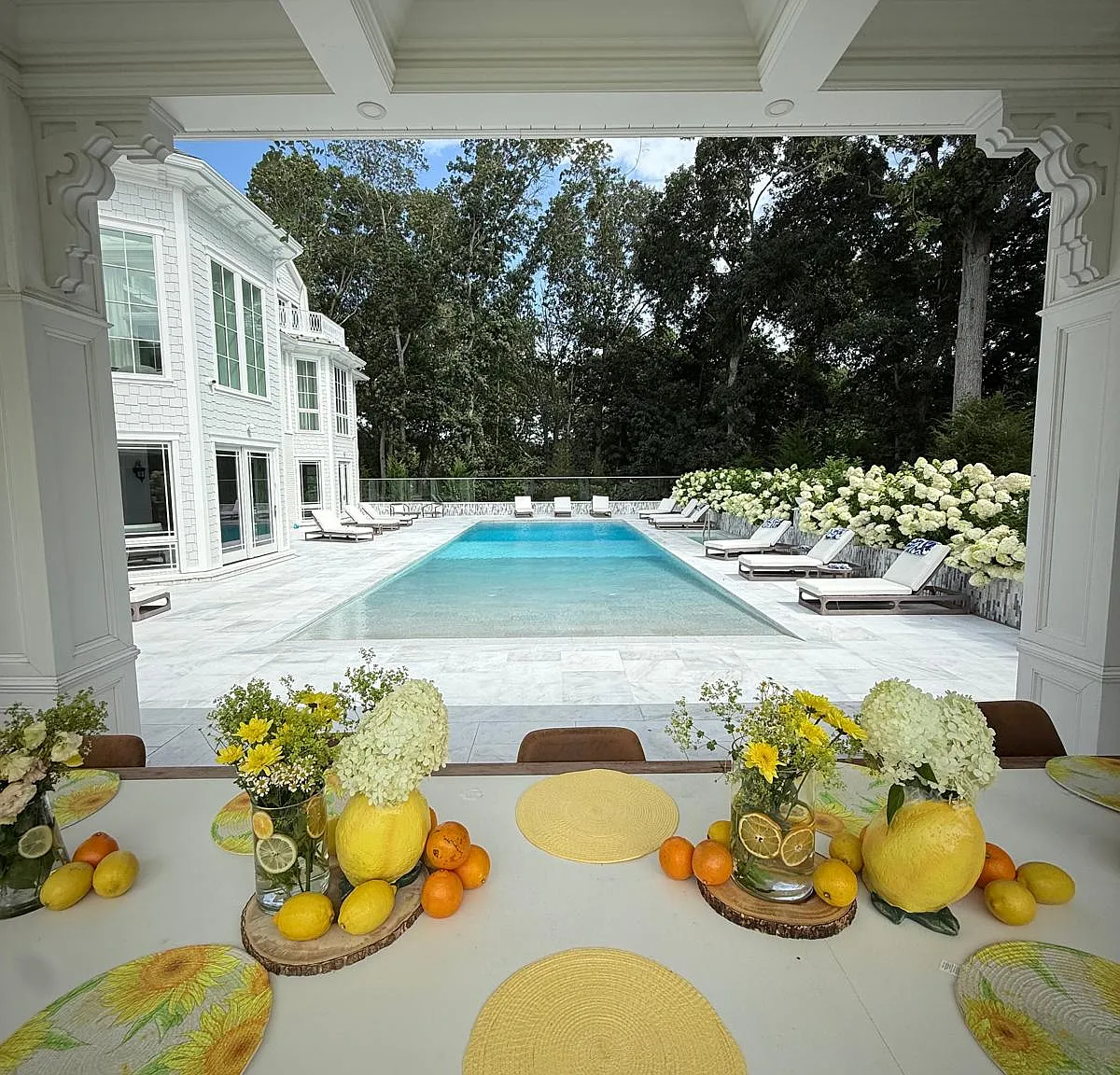 Villa Bianca Grand Bridgehampton Estate of Unparalleled Luxury — Photo 3