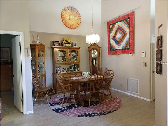 4th image of 2662 Lancaster Ct