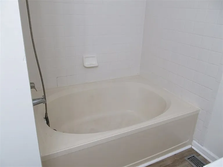 317 Tarneywood Dr — Photo 9
