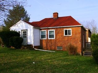 16725 Findlay St, Chagrin Falls, OH 44023