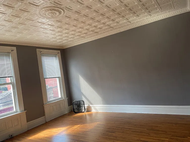XL living room 18 * 20 feet 
 with view of tin cealing