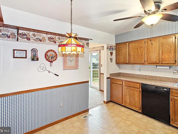 5th image of 7126 Tulip Ct