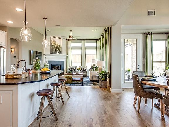 3rd image of 3021 Turnberry Dr