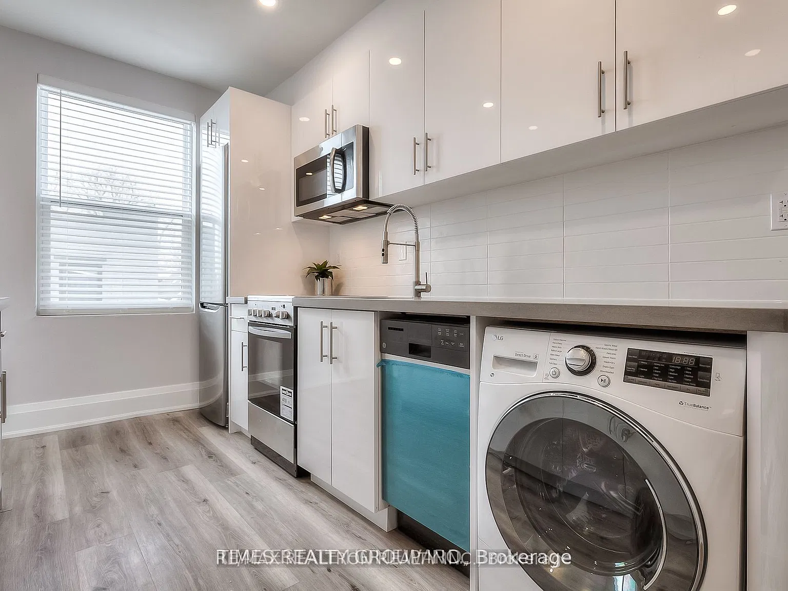 2 bed, $2,775 — Photo 3