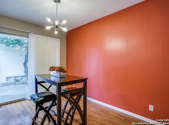 4th image of 613 Chauncey Dr #122