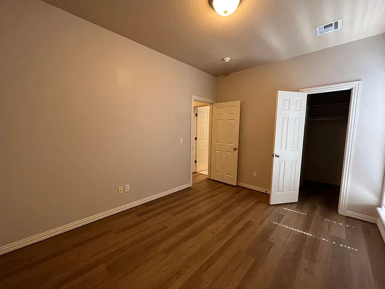 509 SW 124th Pl — Photo 12