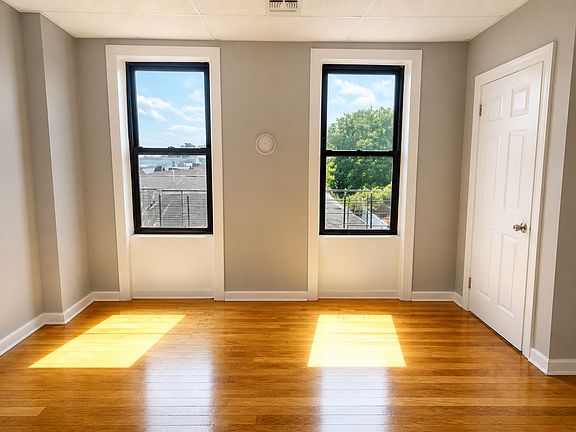 4th image of 48 Milford Ave #17