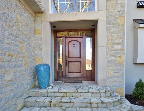 3rd image of 1693 Abbotsford Green Dr
