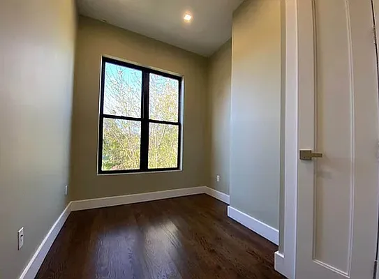 Rented by EXR | media 5