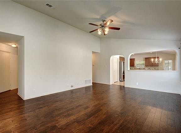 5th image of 1522 Westmeadow Trl