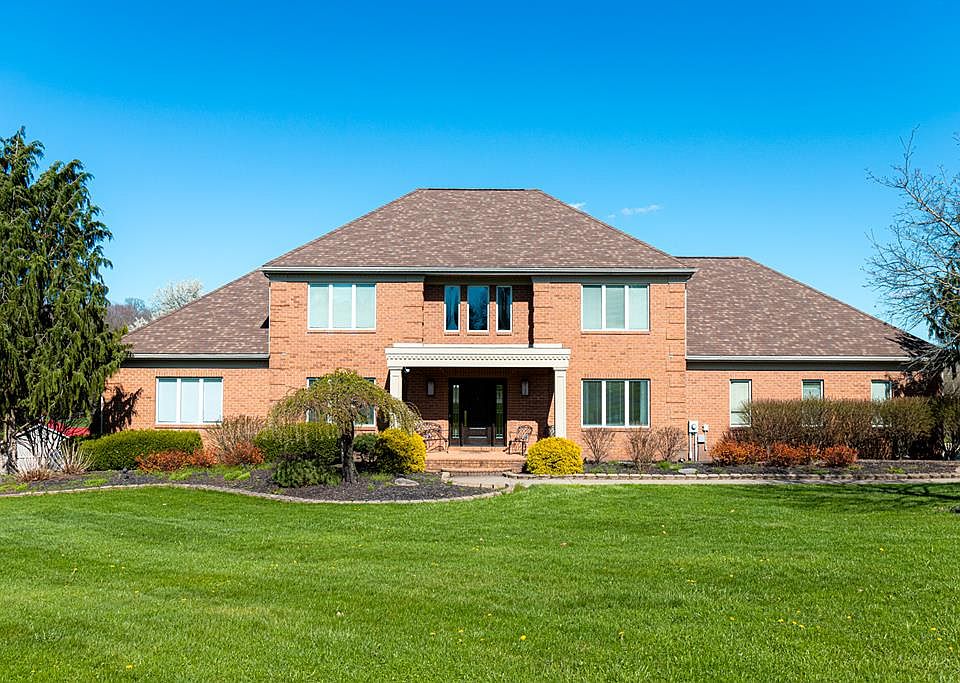 1st image of 1685 Palomar Dr