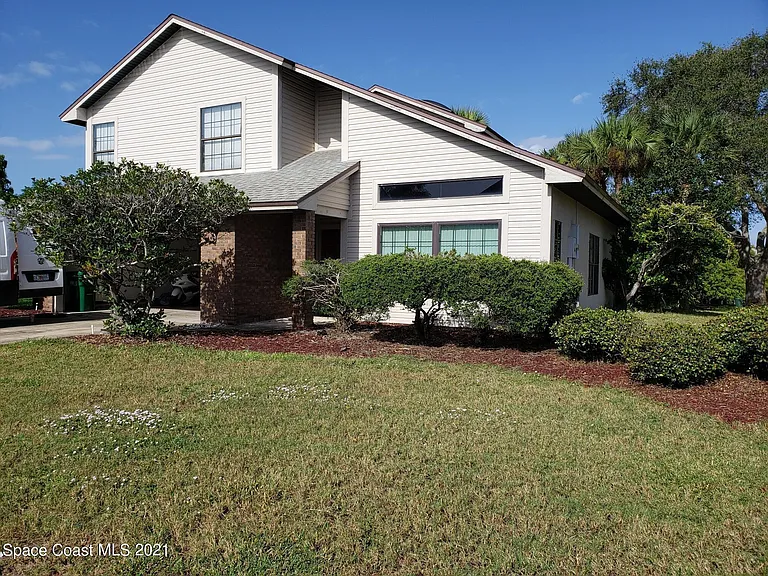 2575 Palm Lake Dr — Photo 2
