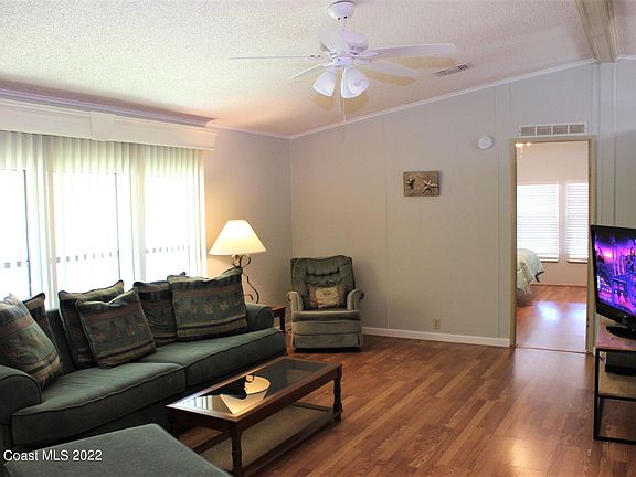 2nd image of 721 Oleander Cir
