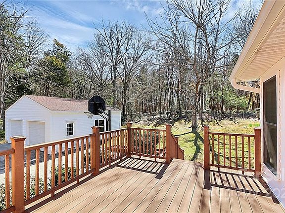 2nd image of 6927 Abbotswood Dr