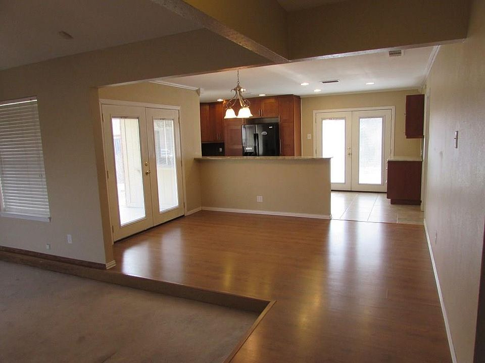 1st image of 232 Glenwood Dr