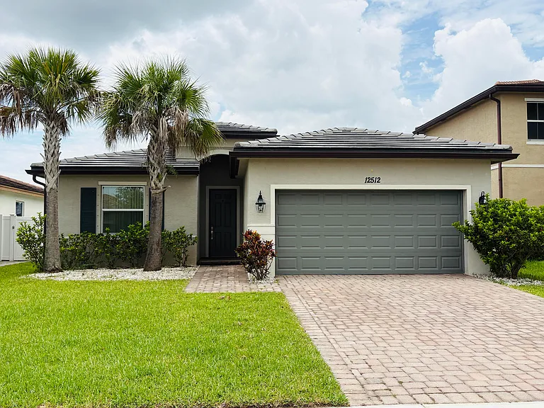 12512 NW Stanis Ln — Photo 1