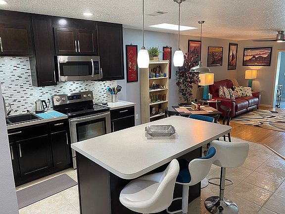 4th image of 130 Seawind Dr