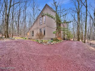 218 Forest Dr, Canadensis, PA 18325