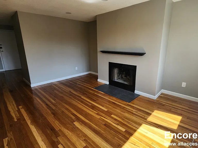 48 Evergreen St #4 — Photo 6
