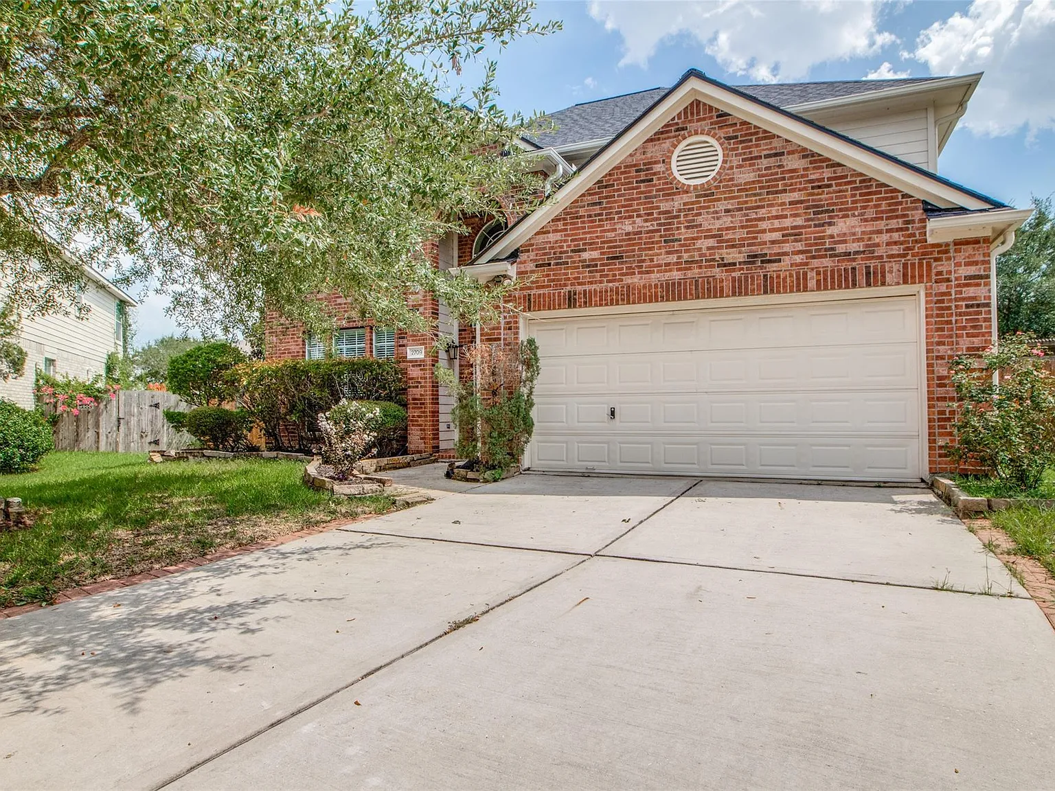 4 bed, 2.5 bath, 2443 sqft, $2,650 — Photo 1