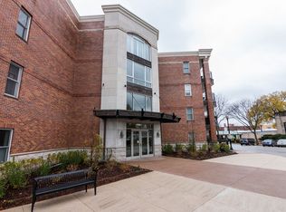 111 N Wheaton Ave UNIT 102, Wheaton, IL 60187