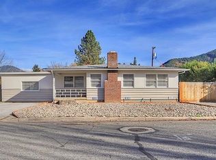 1015 SE Belle Aire Dr, Grants Pass, OR 97526