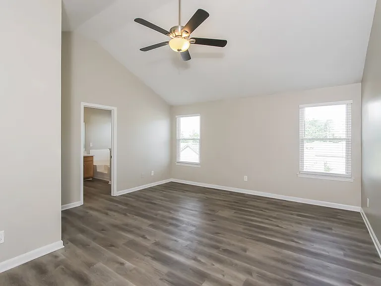 2436 Cornell Cir — Photo 9