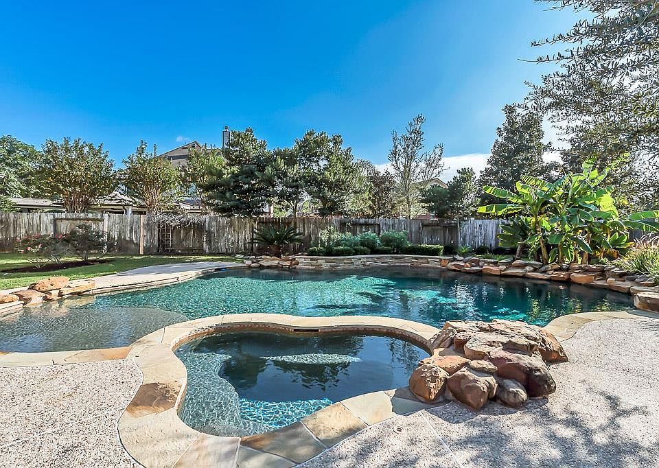 1st image of 7810 Ravens Point Dr