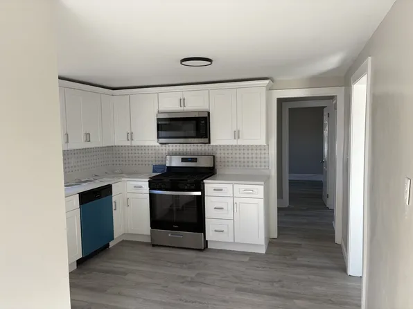 610 Killingly St Floor 2, Johnston, RI 02919