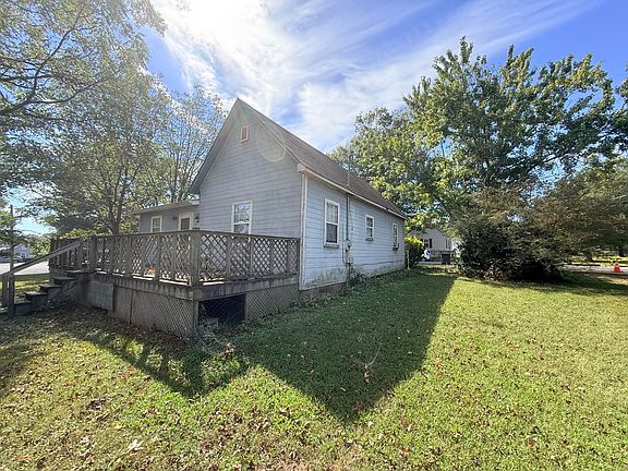 3rd image of 309 Magnolia St
