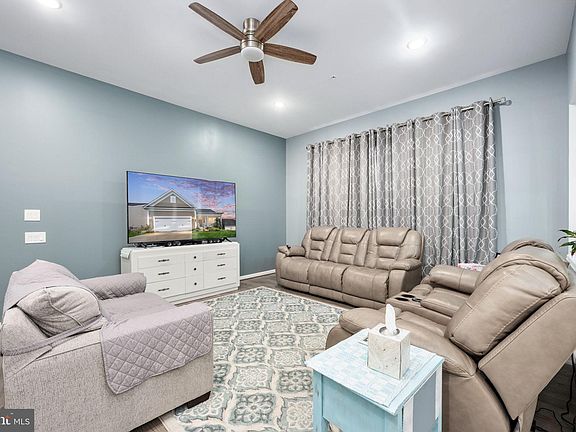 2nd image of 35 Meares Way