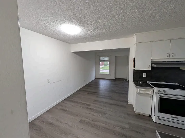2 Kayhans Dr — Photo 4
