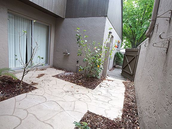 3rd image of 167 Fallwood St