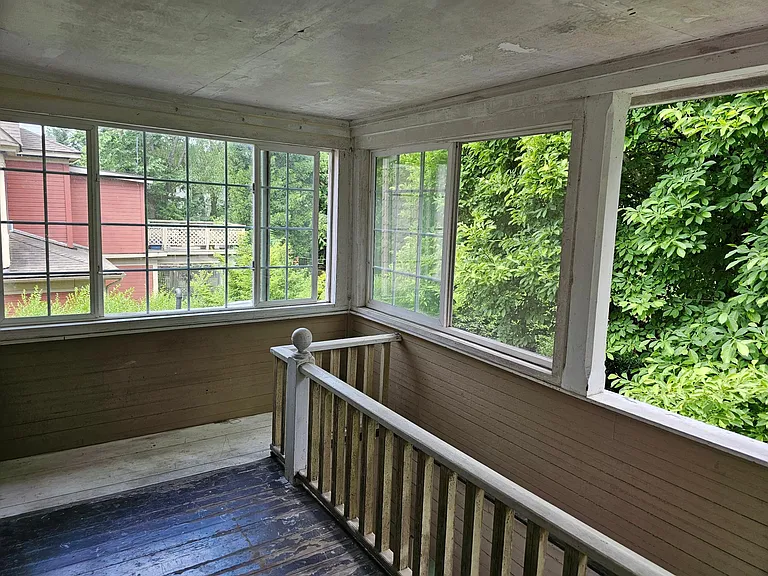 309 NE Graham St #A — Photo 33