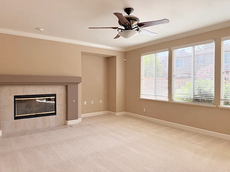 1143 Souza Way — Photo 7