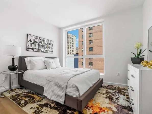 814 Amsterdam Avenue image 5 of 9